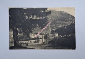 LOURDES - Vue sur la Basilique - C.C. (76)