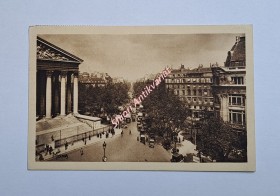 PARIS - La Place et le Boulevard de la Madeleine