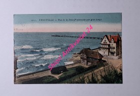 TROUVILLE - Vue de la Jetée-Promenade par gros temps (211)